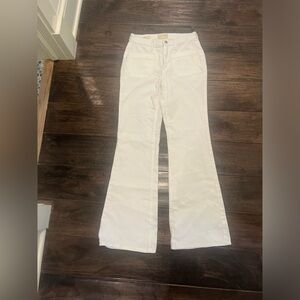 White high rise, wide leg jeans. No stains, perfect condition.